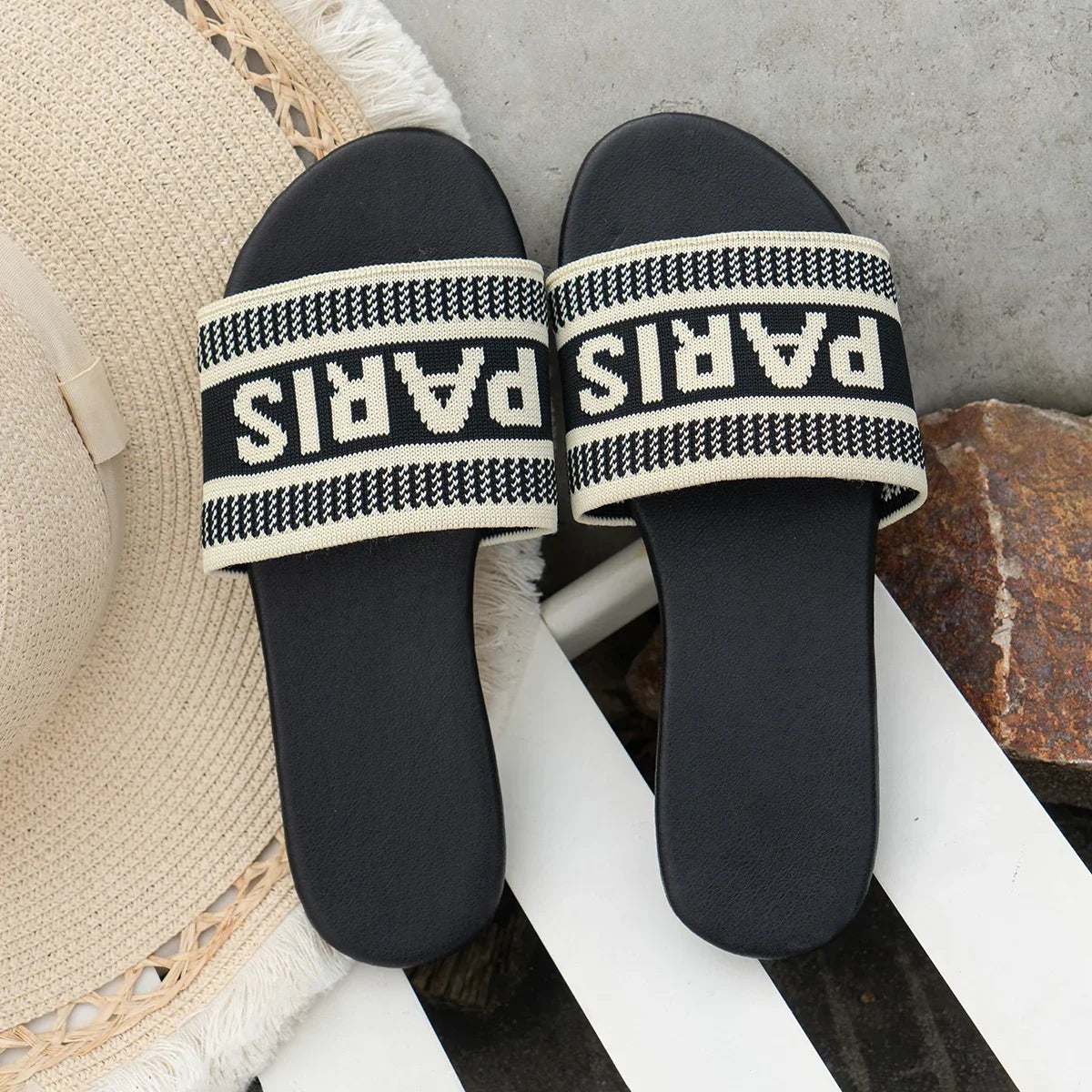 Women Slippers Summer Ladies Round Head Flat Outdoor Slides Fashion Female Sandals Open Beach Lady Shoes