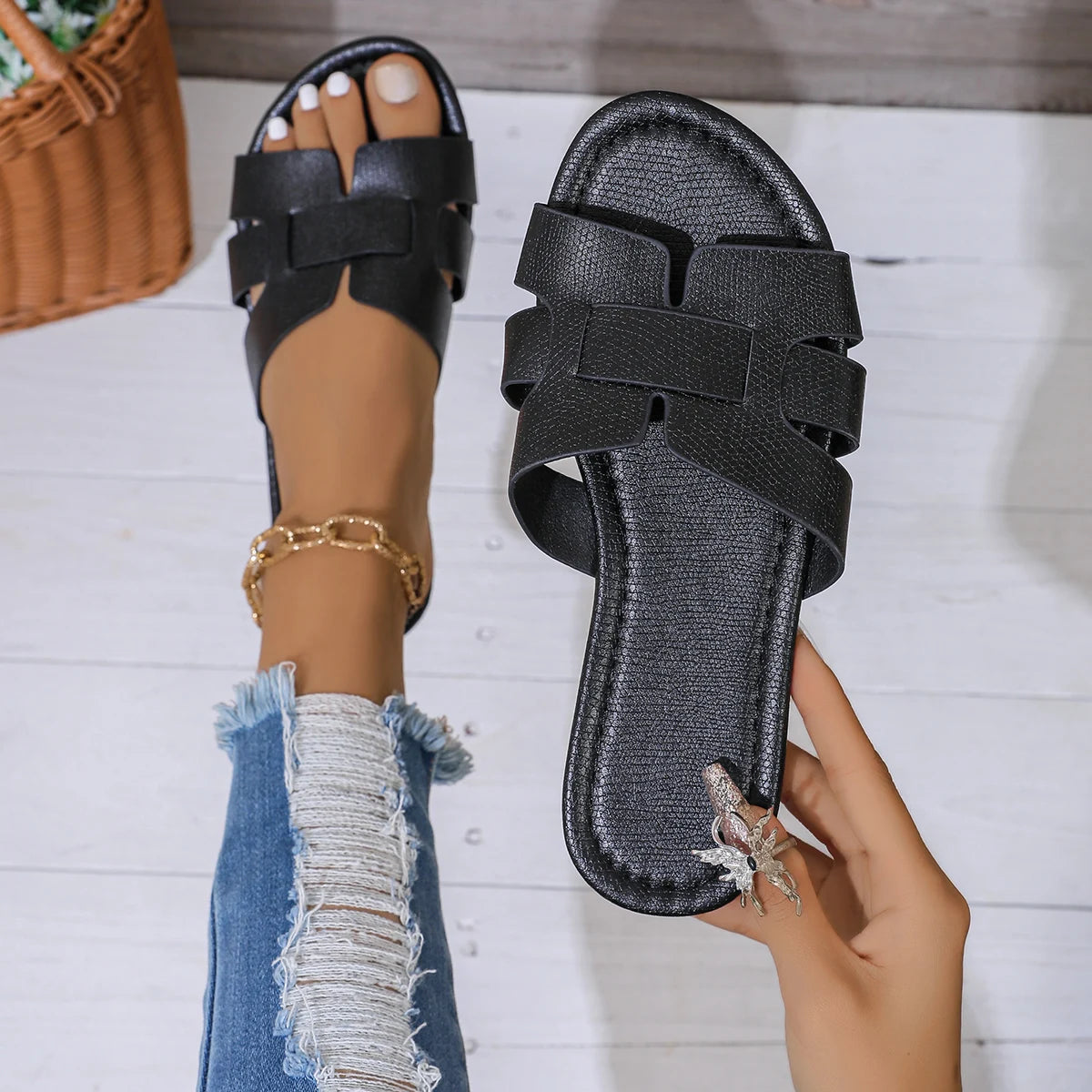 Women's Black Flat Slippers Open Heel Sandals Casual Beach Shoes Indoor Outdoor Wear Comfortable Slip-On Footwear