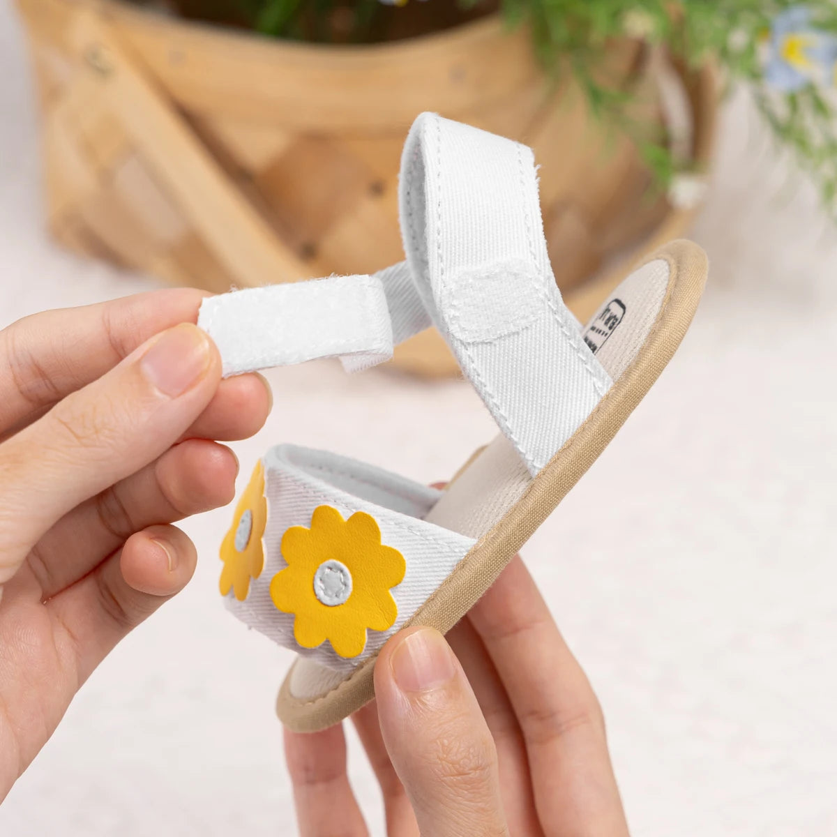 KIDSUN Soft Soled Cute Flower Summer Sandals Newborns Cotton Flat Girls Baby Shoes Non-slip Open Toe Comfortable Walking Shoes
