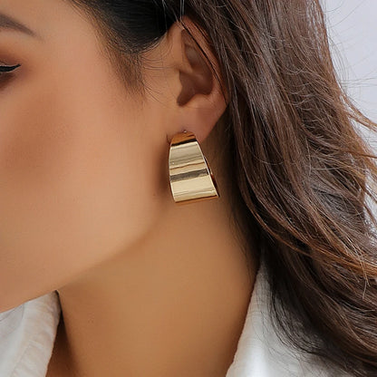 Simple Round Circle Geometric C Shapled Hoop Earrings Women Goth Gold Color Thick Metal Piercing Hoops Earrings Y2K Accessories