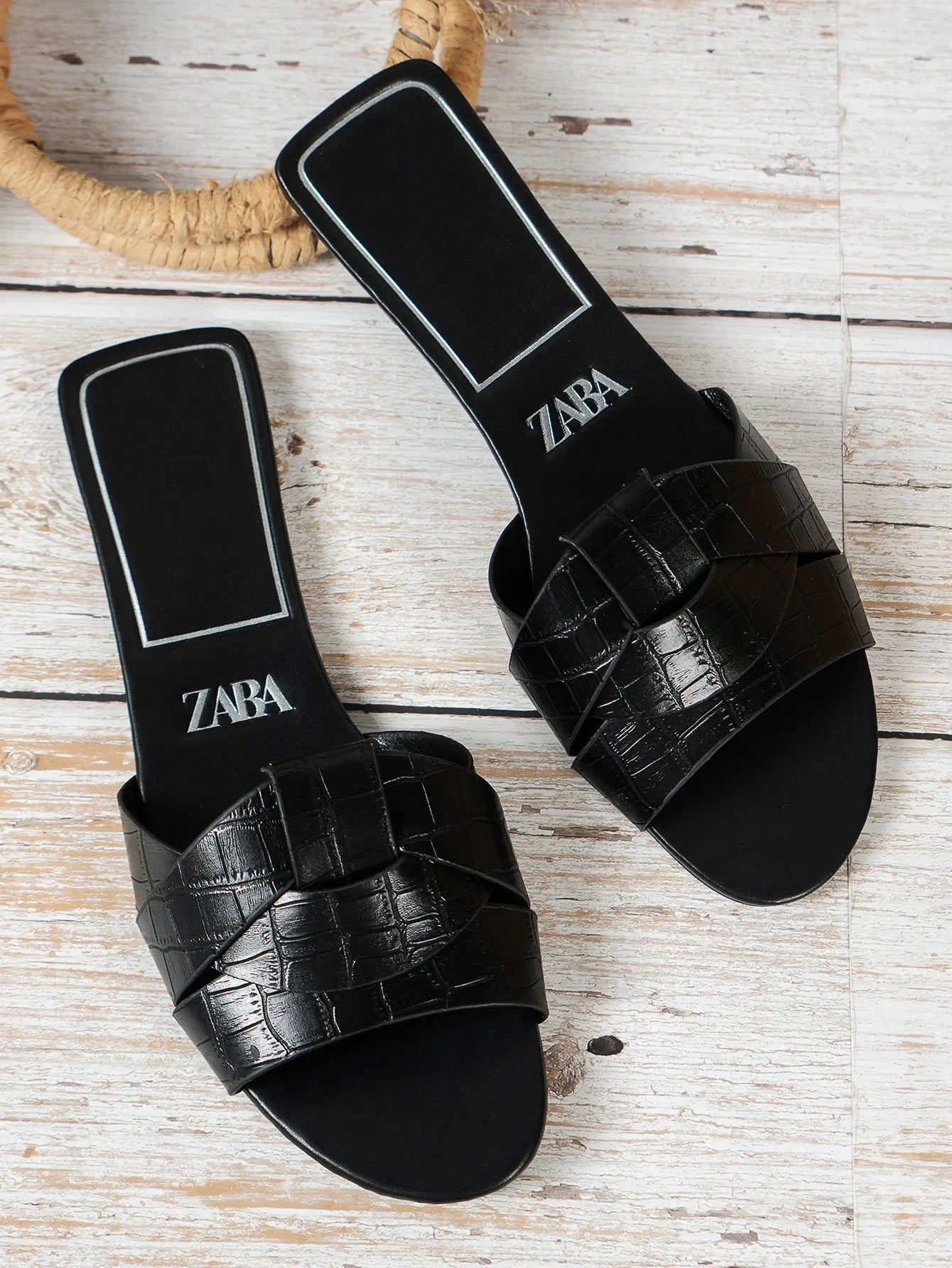 Women Wear Slippers New Women's Shoes Square Head Cross Flat Summer Sandals Simple Flip-flops