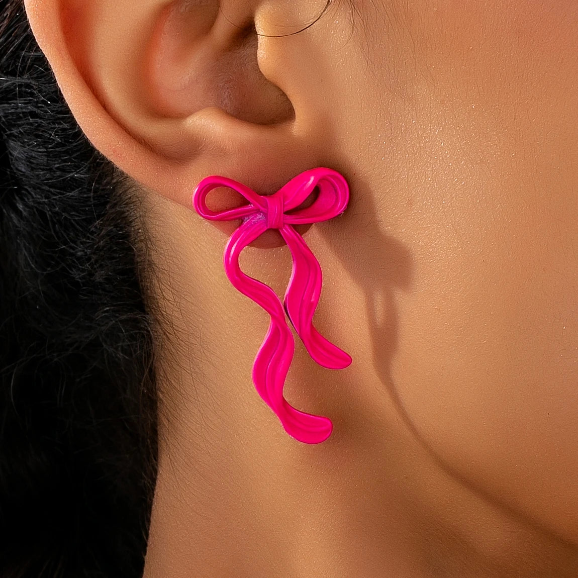 1 pairs classic rose red bow alloy oil drop earrings, suitable for dating and wearing bows as Valentine's Day gifts, suitable fo